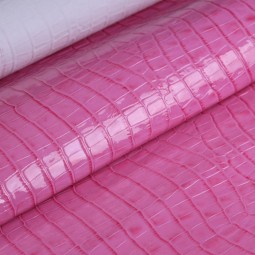 Кусок кожи розовый ЛАК STAMP CROCO 1,1 мм